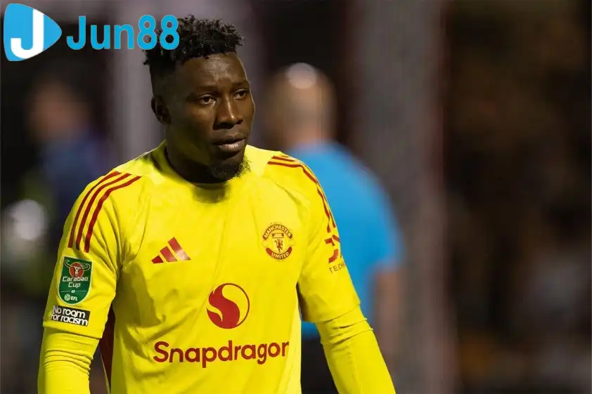 Tương lai của Onana tại Old Trafford chính thức khép lại (Ảnh: GOAL).
